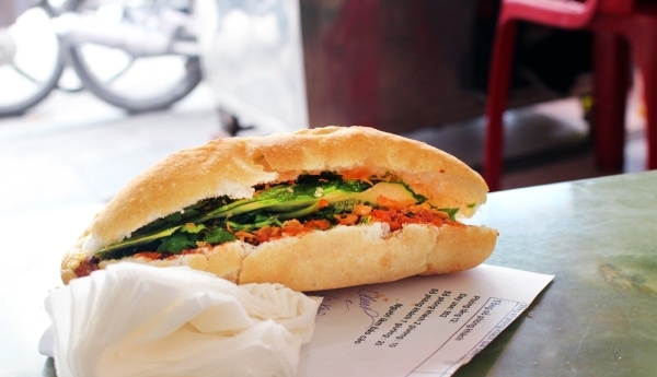 355 banh mi ha noi ngon nuc tieng the gioi 1