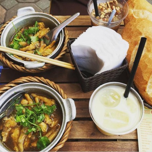 465-5chay-nuoc-mieng-voi-banh-mi-moi-la-nhieu-nguoi-chua-biet-o-ha-noi