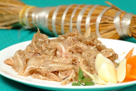 Gỏi tré - món ăn vặt yêu thích của giới văn phòng Sài Gòn