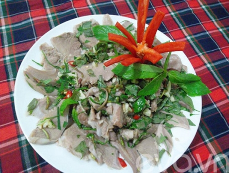 Gỏi lưỡi lợn tươi ngon, giòn sần sật
